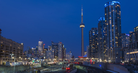 A view of CN tower sky line at dusk.のeditorial素材