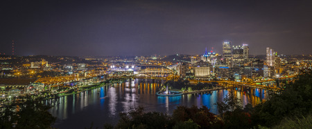 Skyline of Pittsburgh in panorama during duskのeditorial素材