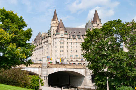 Fairmont chÃ¢teau laurier elegant and classy hotel in the heart of Ottawaのeditorial素材