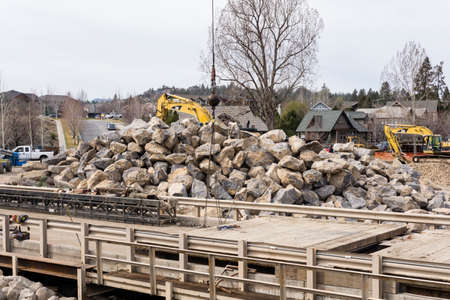 Bend, OR, USA - March 10, 2015 - Construction on the Deschutes River in Bend, Oregon will remove the Colorado Dam, build new bridges, and improve parks along the riverのeditorial素材
