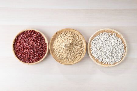 Various kinds of beans image. Red adzuki beans, white adzuki beans, white kidney beans. Organic,healthy food concept.の写真素材