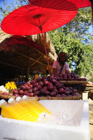 PAI, MAE HONG SON, THAILAND - JAN 01, 2011 Merchants set up a store of passion fruit fresh to sell to tourists who come to visit. Located in Pai. Mae Hong Son, Thailand.のeditorial素材