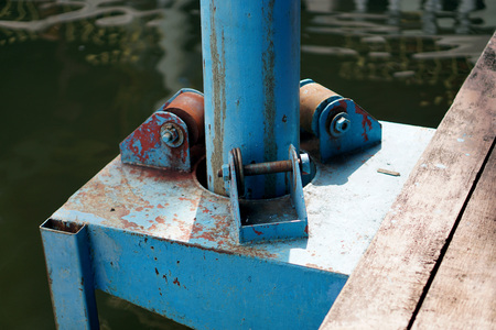   Floating Dock Pole. To help the boat dock is still afloat.                             の写真素材