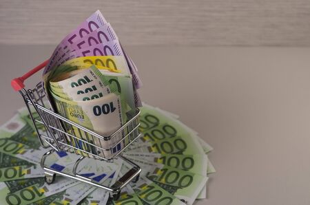cart with euro banknotes of various denominations 3の写真素材