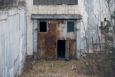 Old ruined house in Pripyat in Chernobylの写真素材