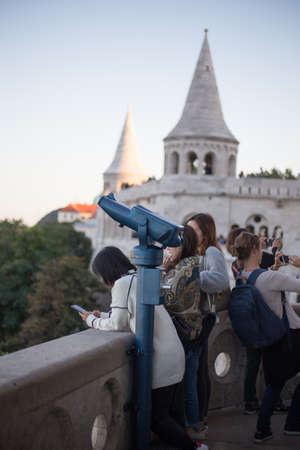 Many tourists in the Buda castle enjoy the sceneryのeditorial素材