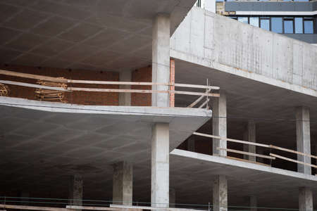 Building a high house in the city