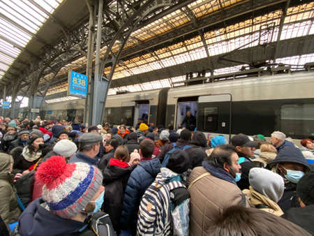 Lviv, Ukraine 02.26.2022 - Refugees and displaced persons from all over Ukraine flee from the Russian invasion. People are going in the direction of Poland.のeditorial素材