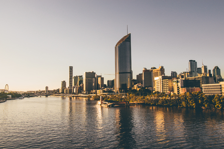 The north side of Brisbane being lit up by the last rays of the sunのeditorial素材