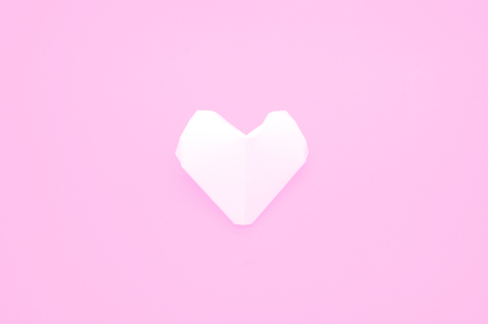 White origami heart shape paperの写真素材
