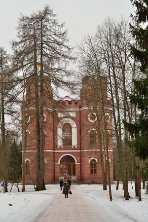 Walkway to the pavilion of the Arsenal in the town of Pushkin in winterの写真素材