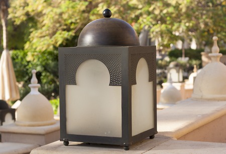 Vintage street lantern cube lampot photoの写真素材