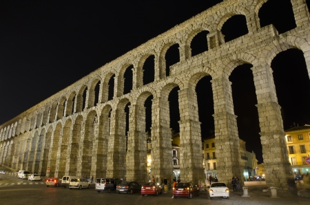 Segovia Aqueduct at night のeditorial素材
