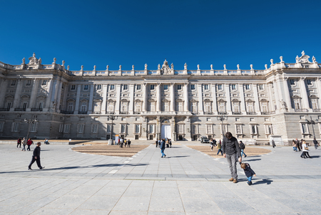 MADRID, SPAIN - NOVEMBER 13: People visiting Royal palace on November 13, 2016 in Madrid, Spain.のeditorial素材