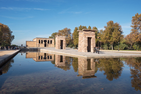 MADRID, SPAIN - NOVEMBER 13: Tourist visiting Famous Landmark Debod, egyptian temple on November 13, 2016 in Madrid, Spain.のeditorial素材