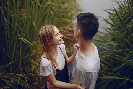 couple in the rainの写真素材