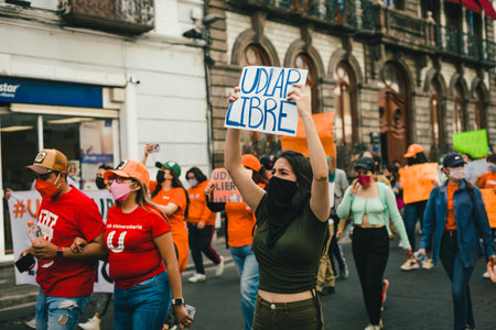 UDLAP students demonstrated for the fourth day to demand the legal surrender of their campus.