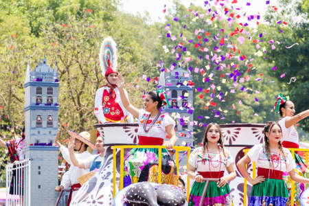 Students parade to commemorate the anniversary of the Battle of Puebla on May 5のeditorial素材