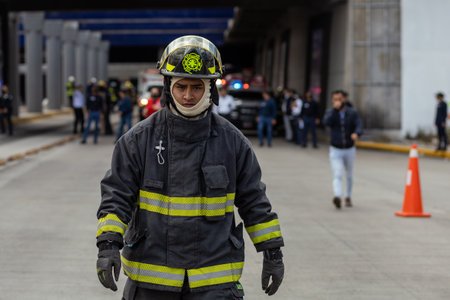 Emergency forces participated in a drill at the JuÃ¡rez-Serdan road interchange to commemorate the earthquakes of September 19, 1985 and 2017.のeditorial素材