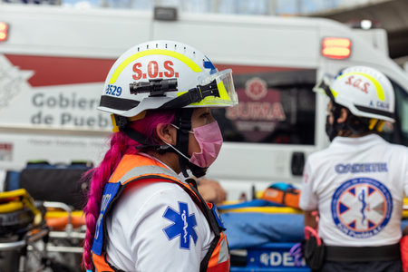Emergency forces participated in a drill at the JuÃ¡rez-Serdan road interchange to commemorate the earthquakes of September 19, 1985 and 2017.のeditorial素材