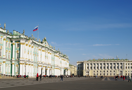 St.Petersburg, Russia - October 7, 2014: Dvortcovaya Palace square with walking people, views of Hermitage Museum      and Headquarters building guards corpsのeditorial素材