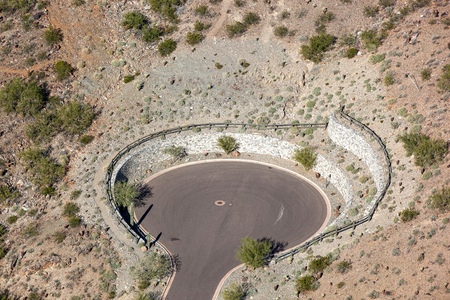 Cul-De-Sac in upscale southwest mountain, desert terrainの写真素材