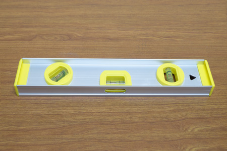 Level gauge isolated