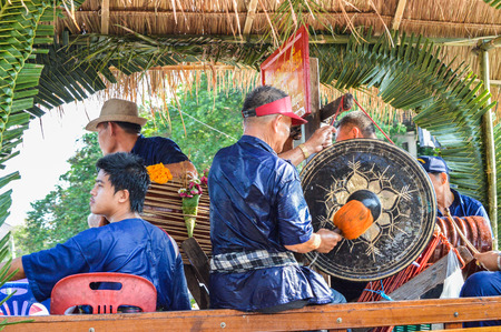 Chiang Rai, Thailand - April 12, 2015 : The Songkran festival parade. The musiciansのeditorial素材