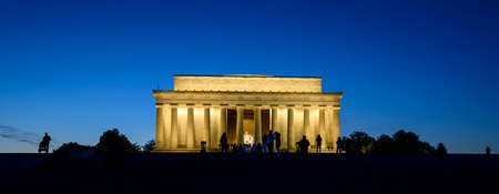 Lincoln Memorial in the National Mall, Washington DC. Lincoln Memorial on blue sky background in the dusk.のeditorial素材