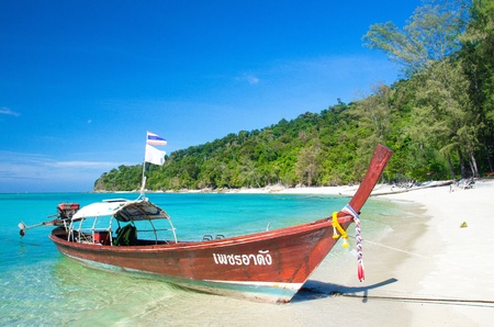 Single boat land on the beachのeditorial素材