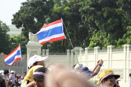 BANGKOK - DEC 9: Many 5 milion people walked for anti government corruption on Jun 09, 2013 in Bangkok, Thailand. The protesters required Yingluck Shinawatra Prime Minister resign.のeditorial素材
