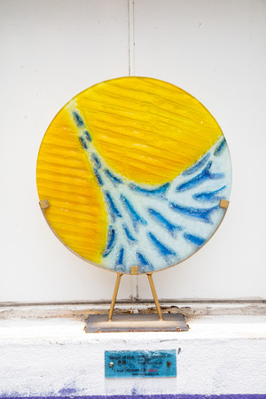 GEORGE TOWN,PENANG ,MALAYSIA- CIRCA March 26, 2015: Public street art Shoal of Fish ,Fused Glass Art by Kimi Cheah on the wall  with black and white color in Georgetown, Penang, Malaysia.のeditorial素材