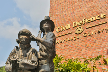 MARINA BAY,SINGAPORE, MARCH 18, 2015: Two Civil Defence stand in the out of Museum Heritage Gallery,Singaporeのeditorial素材