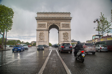 PARIS,FRANCE - April 27 ,2017:Champs-Elysees center of Place Charles de Gaulle traffic in Paris city ,France.のeditorial素材