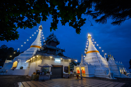 White pagoda Thai people call that âPha That Doi Kong Mooâ,Bhuda Temple in Mae Hong Son, Thailand.の写真素材