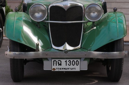 Hua Hin - December 17: Riley Lynx Sprite 1937 display in Hua Hin Vintage Car Parade  2011 Sofitel Centara Grand Resort & Villas Hua Hin on December 17, 2011 in Hua Hin, Thailand.のeditorial素材