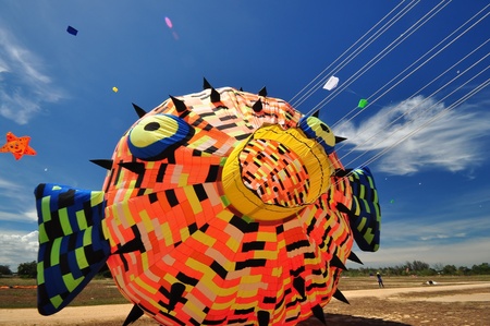 CHA-AM - MARCH 9: Colorful of kites in the 12th Thailand International Kite Festival on March 9, 2012 in Naresuan Camp, Cha-am, Thailand. のeditorial素材