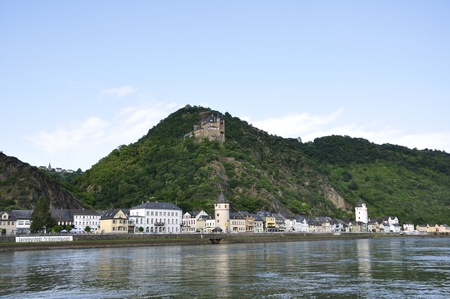 St. Goarshausen and Castle Katze at Rhine Valley in Germanyのeditorial素材