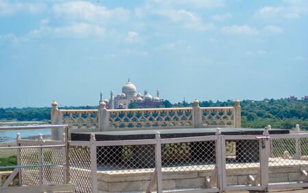 The Grate Taj Mahal of India was commissioned by Shah Jahan in 1631の写真素材
