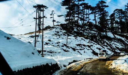 roads covered by snow between mountains of Patnitop and nathatop Jammuの写真素材