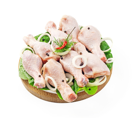 chilled chicken legs on the tray for Studio insulationの写真素材