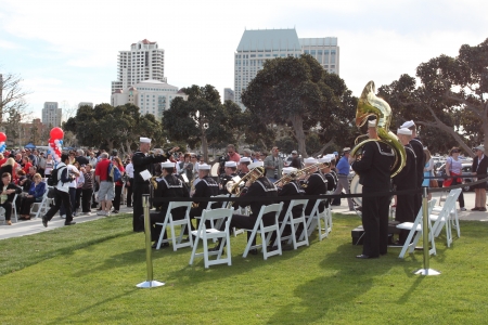 San Diego, CA - FEBRUARY 16 :  WWII 'Kiss' statue returns February 16, 2013 in San Diego, CA. のeditorial素材