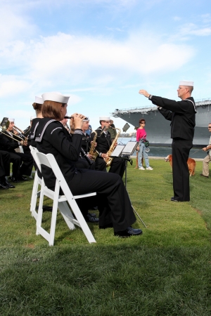 San Diego, CA - FEBRUARY 16 :  WWII 'Kiss' statue returns February 16, 2013 in San Diego, CA. のeditorial素材