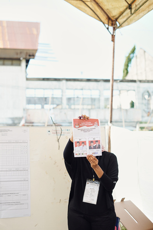 Banda Aceh, Indonesia - April 17: Election officials and witnesses count ballots at a polling station on April 17, 2019 in Banda Aceh, Indonesia.のeditorial素材