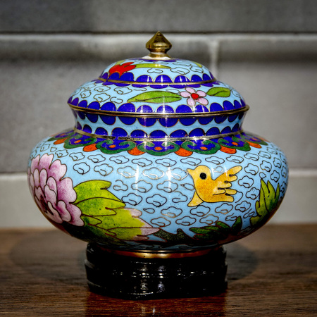 Chinese arts and crafts Cloisonne jarのeditorial素材