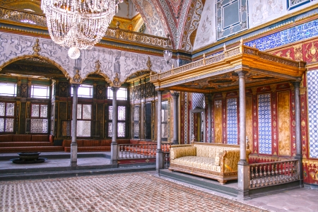 Beautifully decorated vintage audience hall of Sultan at Topkapi palace in Istanbulのeditorial素材