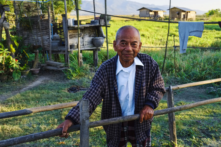 Old man in Nanthe - village near Nyaung Shwe, Myanmar, Asienのeditorial素材