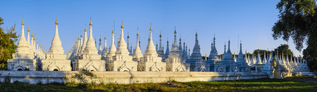 Sandamuni pagoda, Mandalay, Myanmarの写真素材