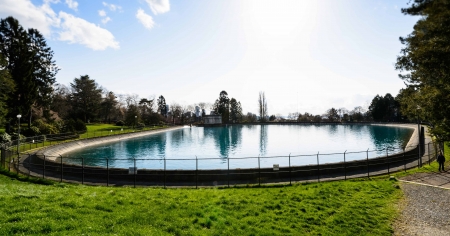 Volunteer reservoir located next to Volunteer park, Seattleの写真素材