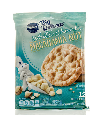 Winneconne, WI - 7 Feb 2016:  Package of Pillsbury cookie dough in white chunk macadamia nut flavor.のeditorial素材